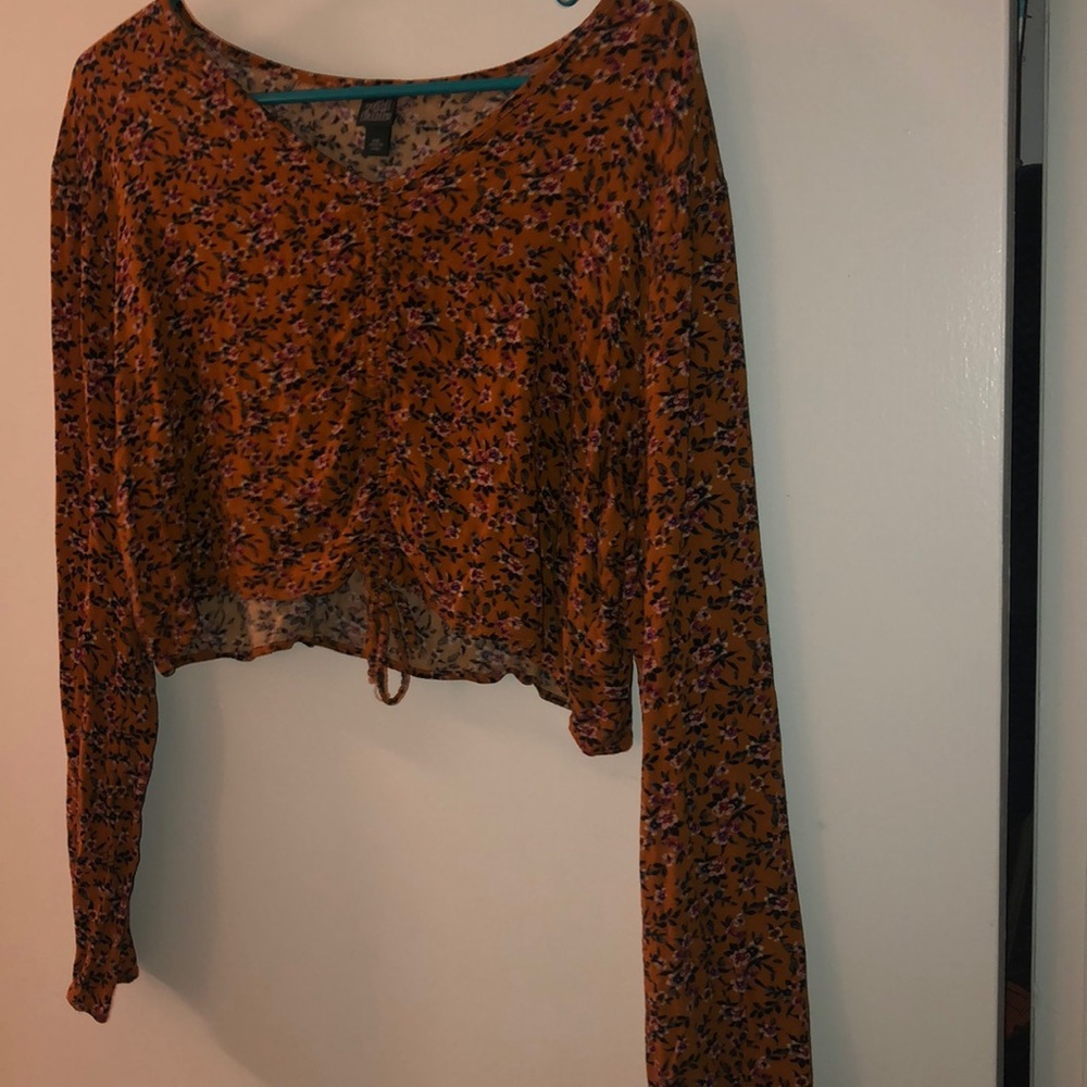 Cropped floral long sleeve